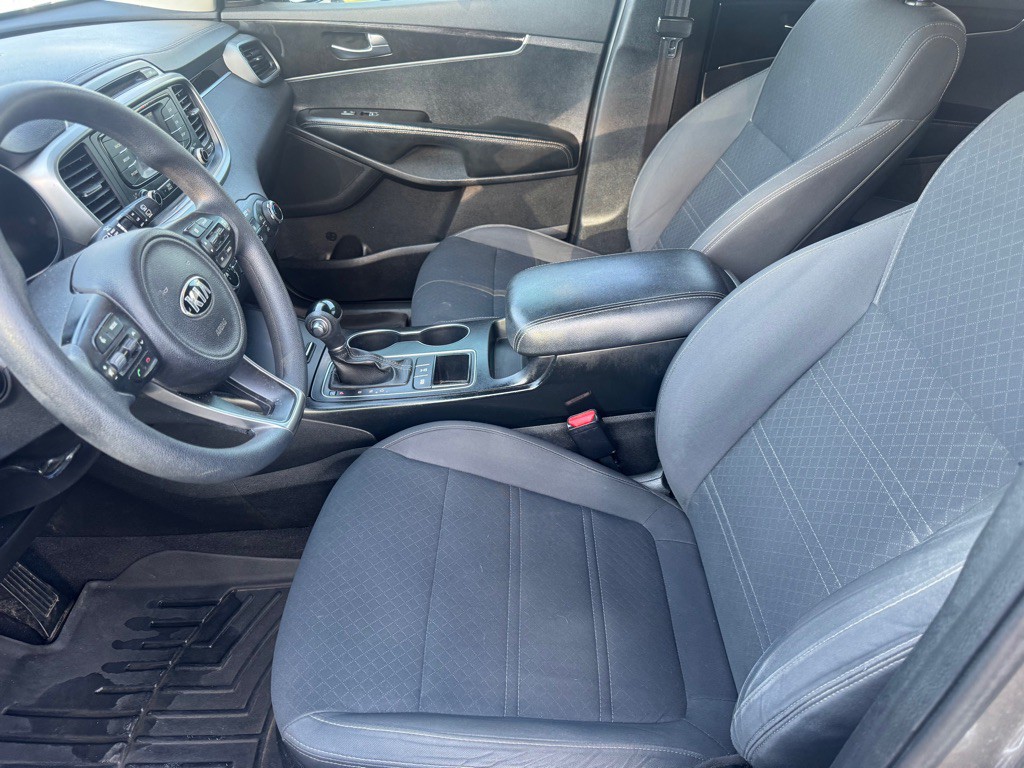 2016 Kia Sorento Image 11