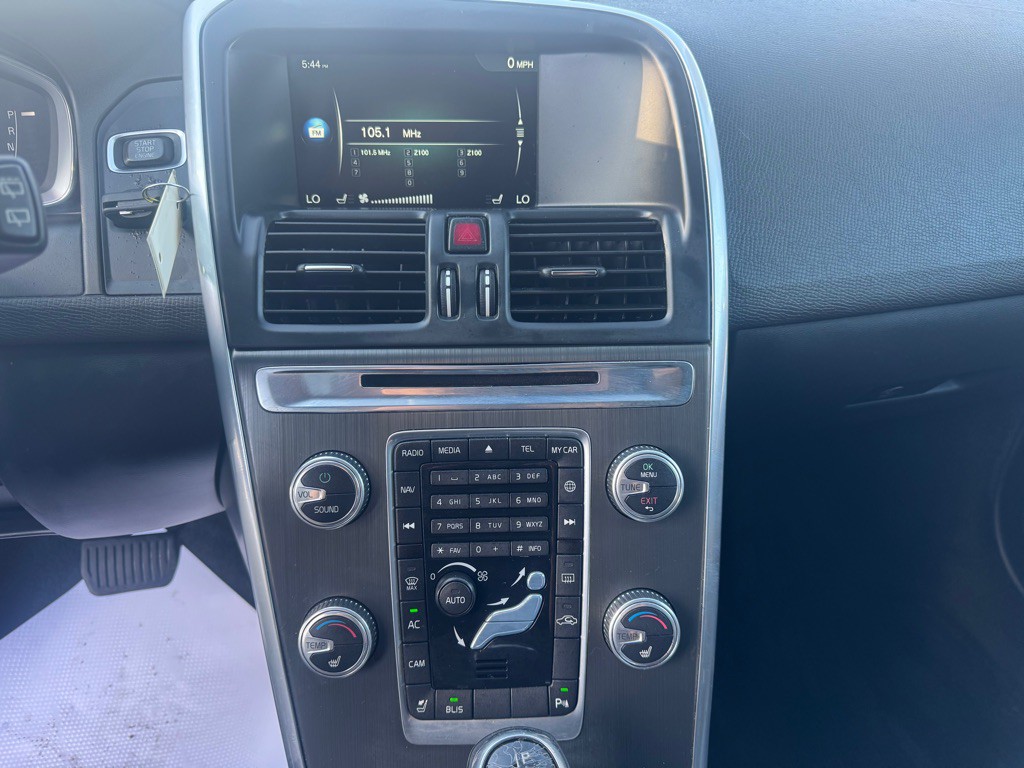 2015 Volvo XC60 Image 17