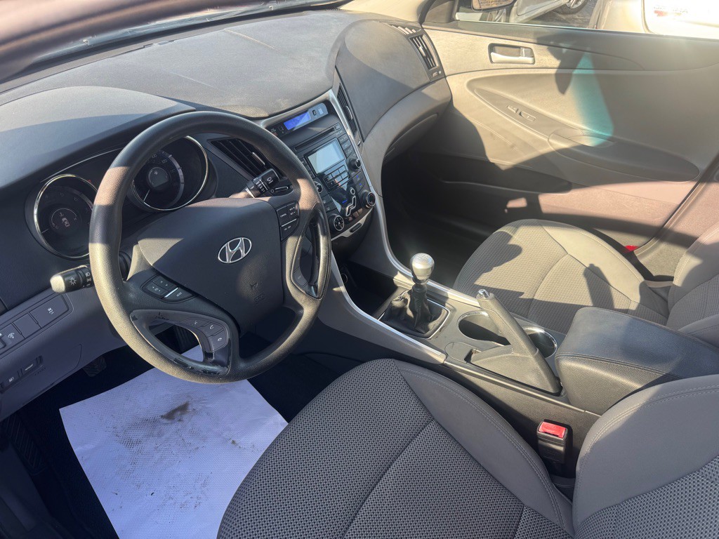 2012 Hyundai Sonata Image 12