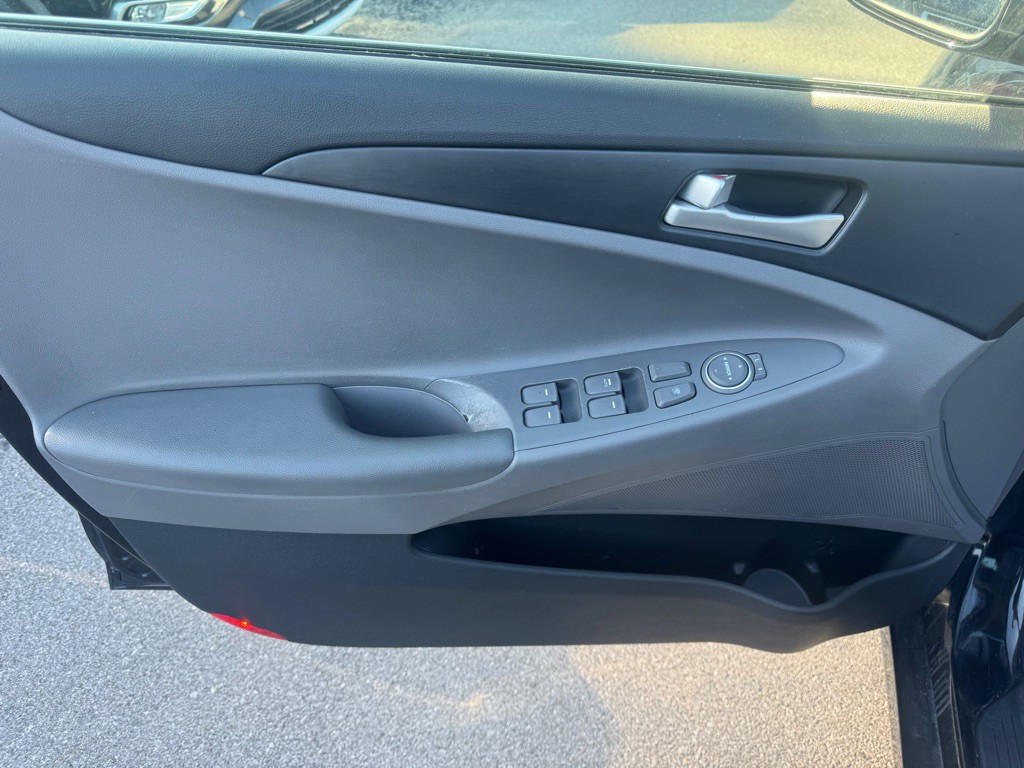 2012 Hyundai Sonata Image 18