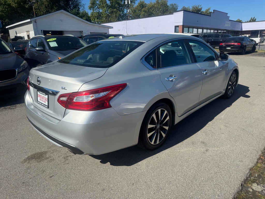 2017 Nissan Altima Image 5