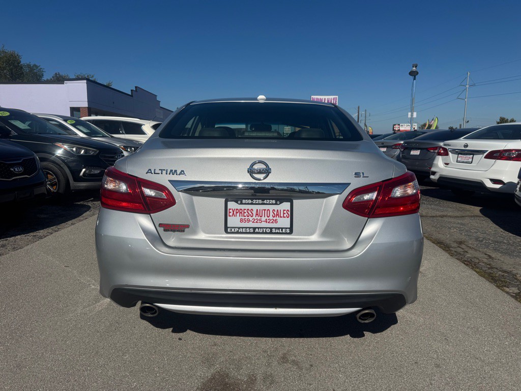 2017 Nissan Altima Image 6