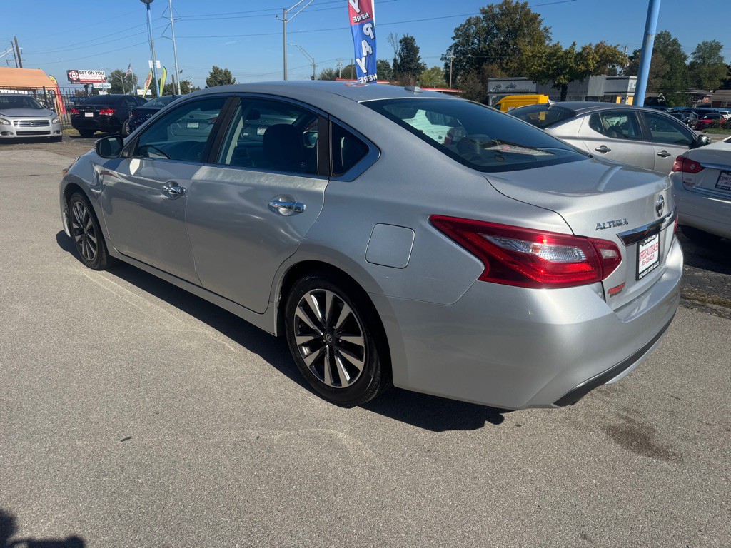 2017 Nissan Altima Image 7
