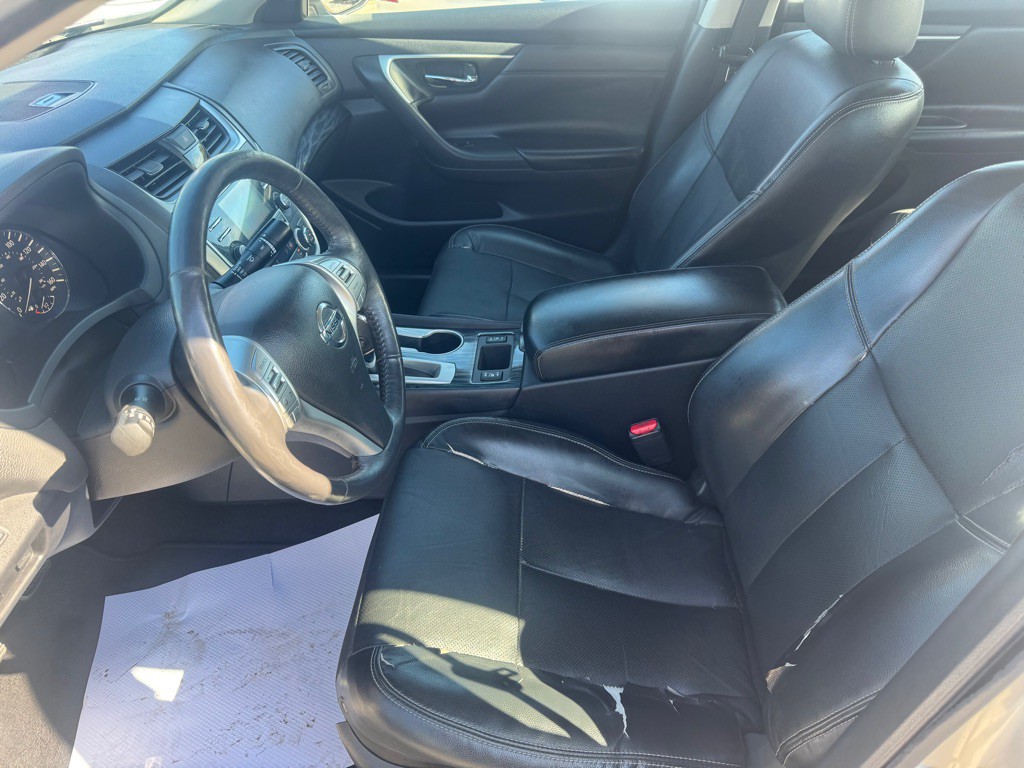 2017 Nissan Altima Image 11