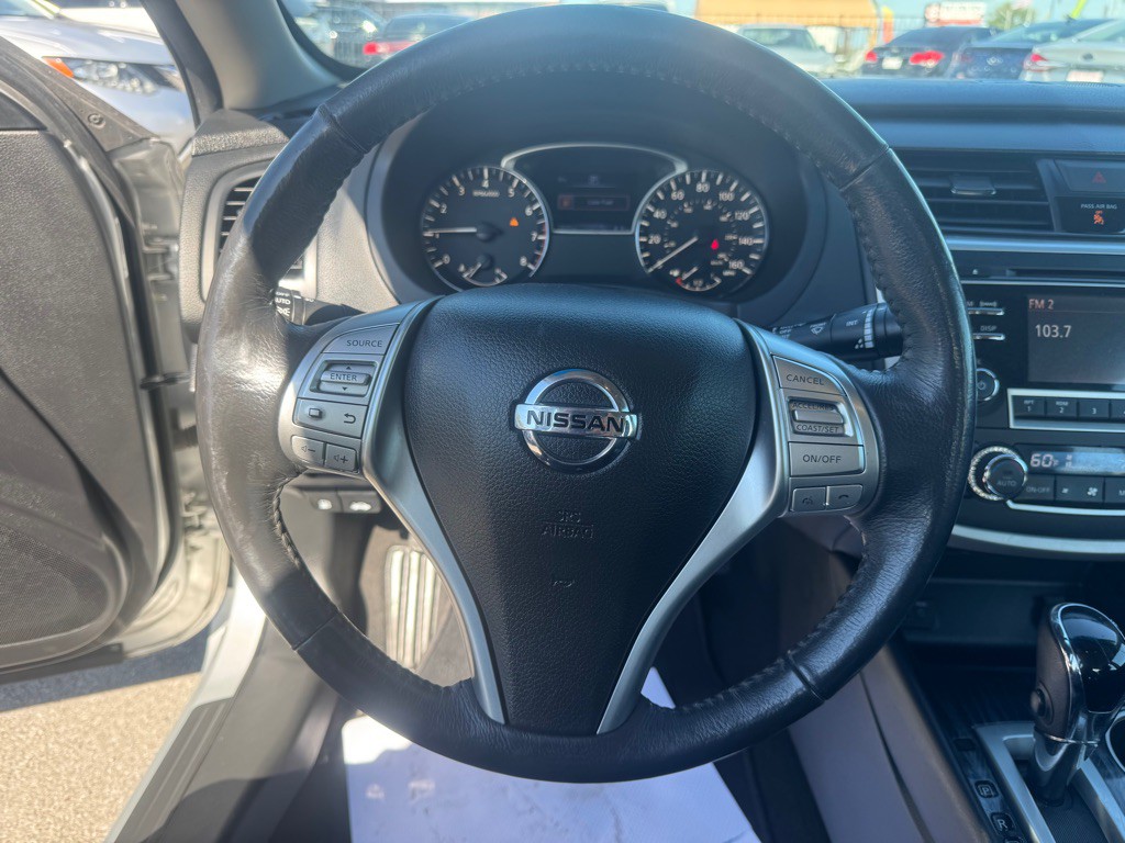 2017 Nissan Altima Image 15