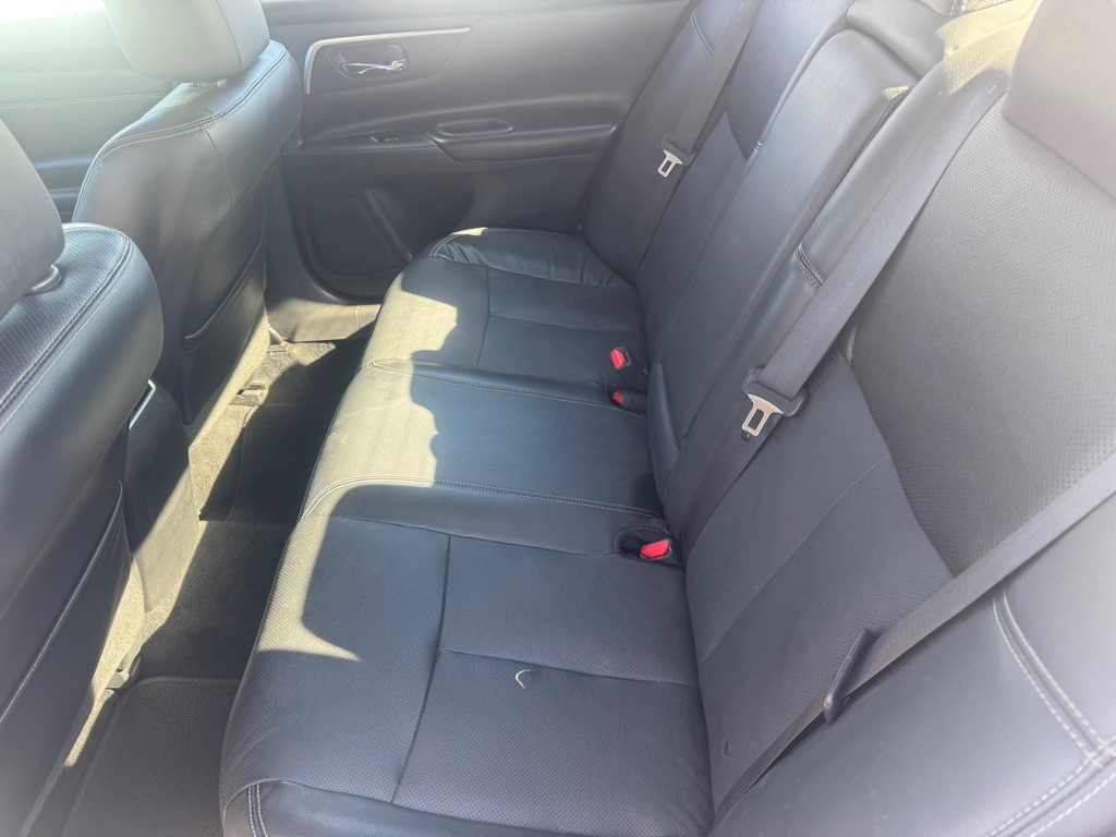 2017 Nissan Altima Image 21