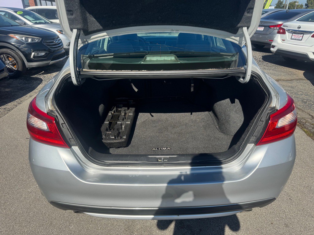 2017 Nissan Altima Image 23