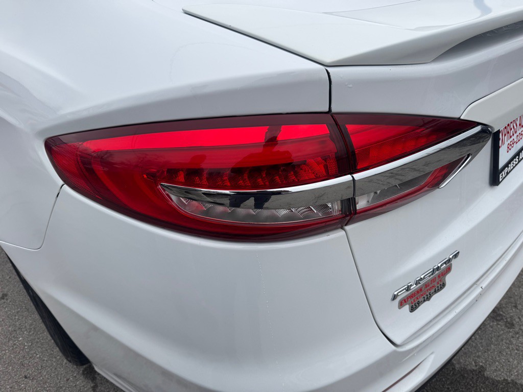 2020 Ford Fusion Image 8