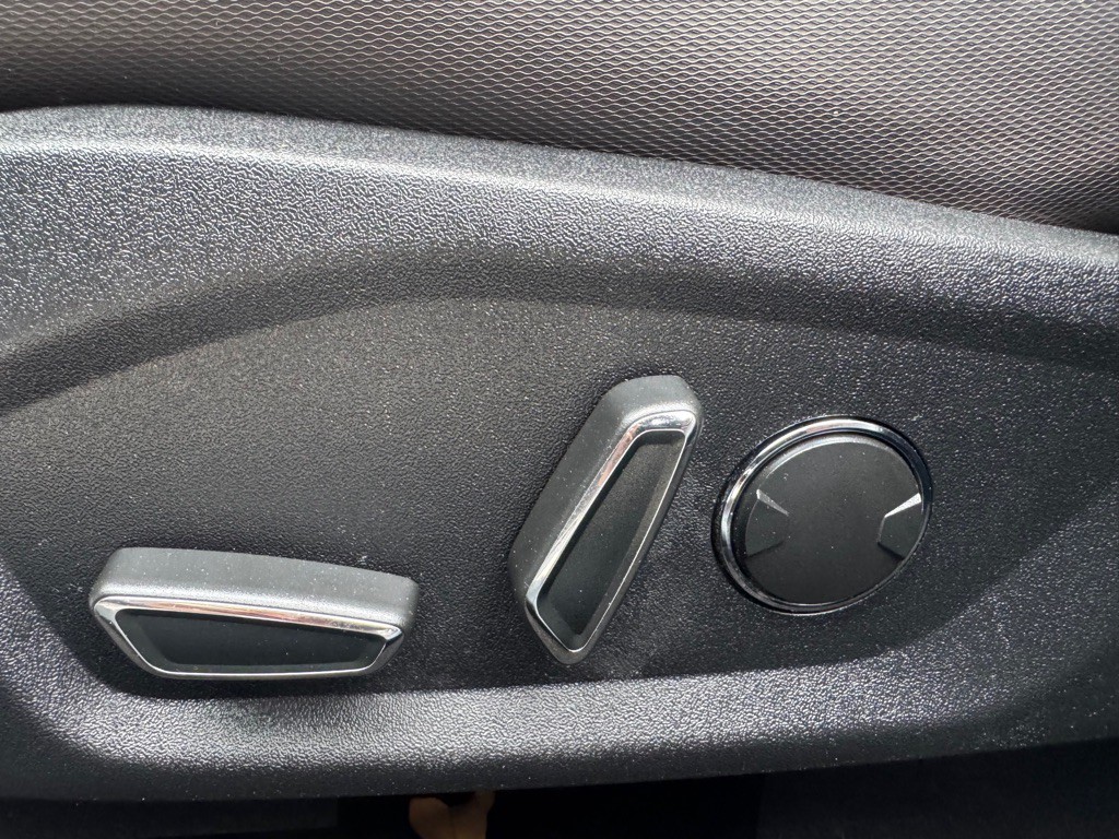 2020 Ford Fusion Image 12