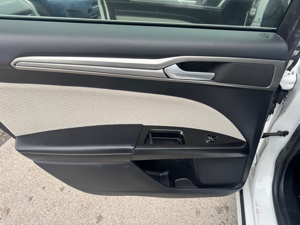 2020 Ford Fusion Image 23