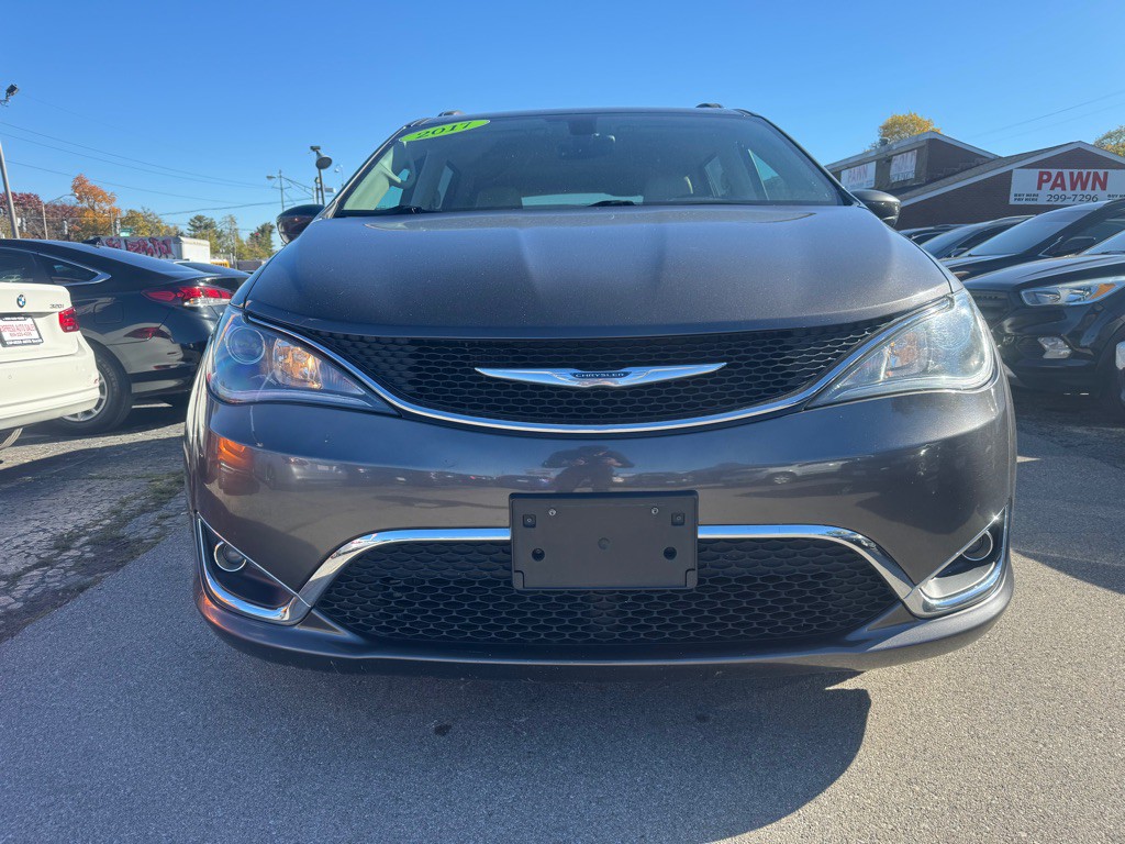 2017 Chrysler Pacifica Image 3