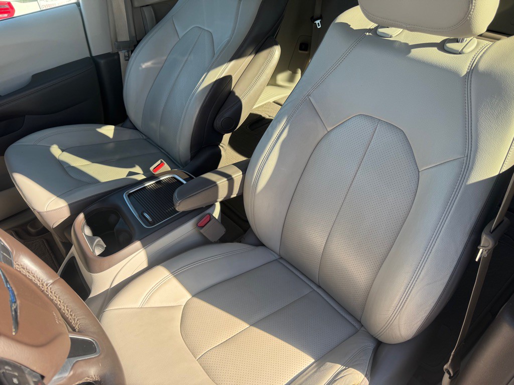 2017 Chrysler Pacifica Image 13