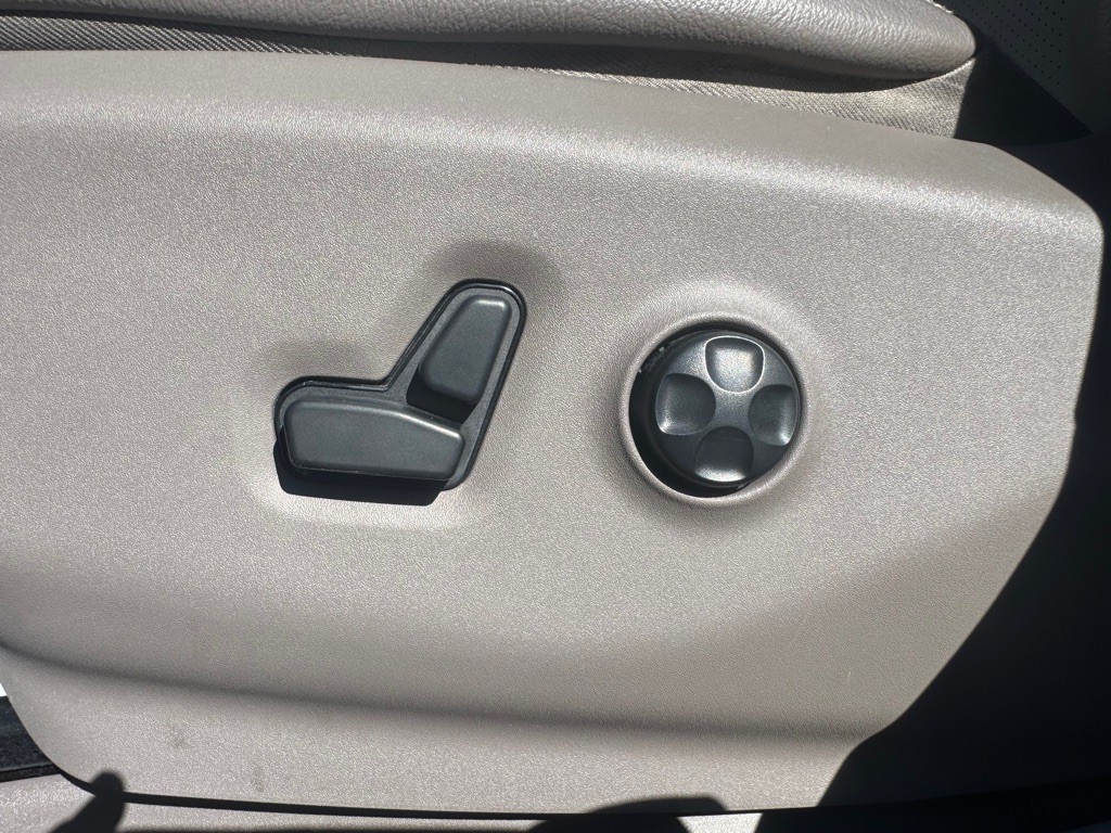 2017 Chrysler Pacifica Image 15