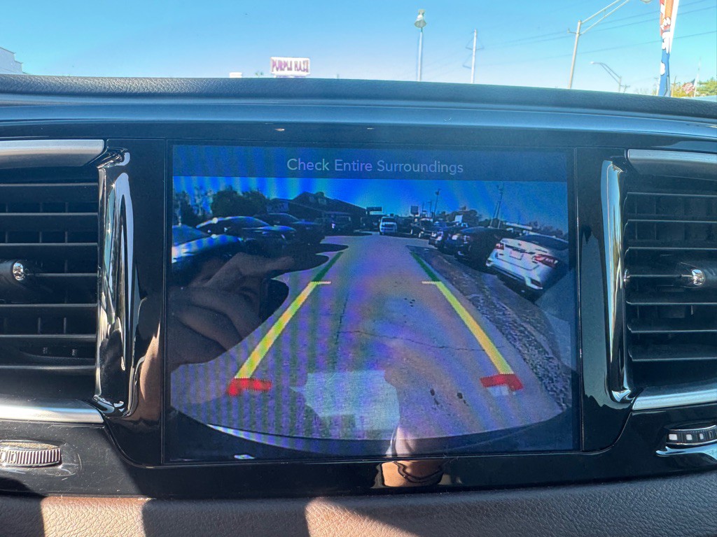 2017 Chrysler Pacifica Image 20