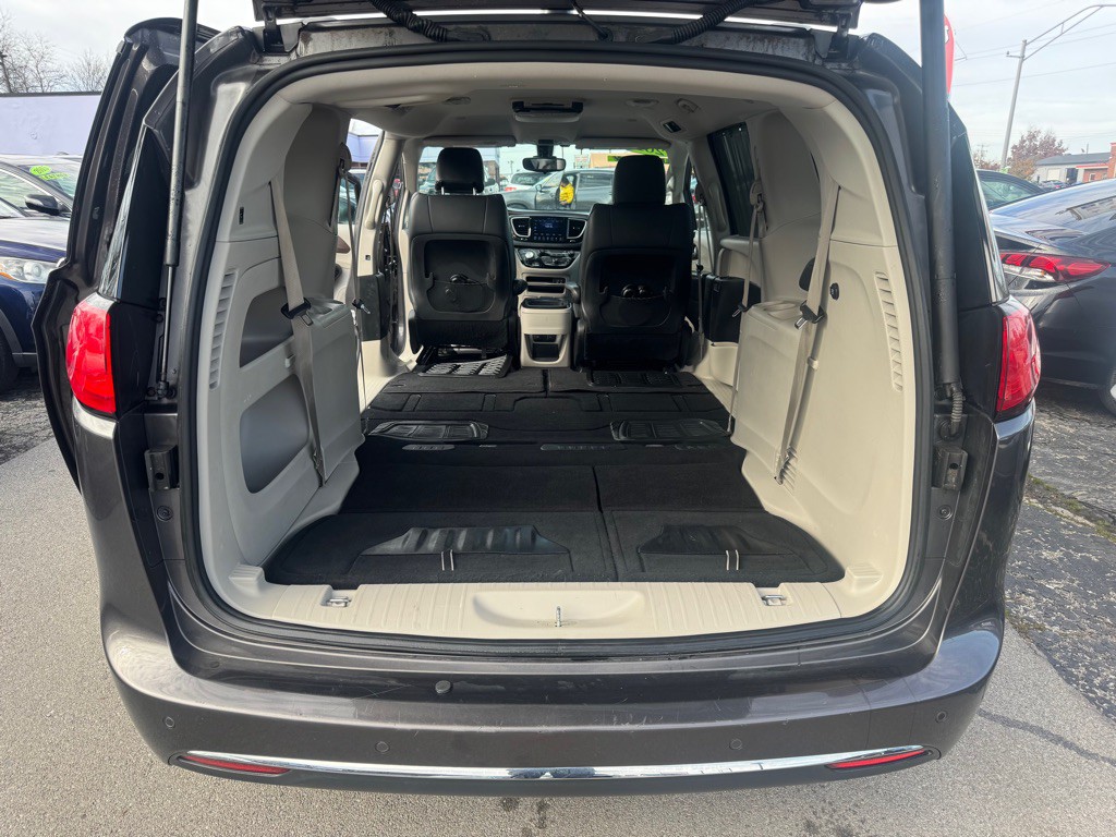 2017 Chrysler Pacifica Image 20