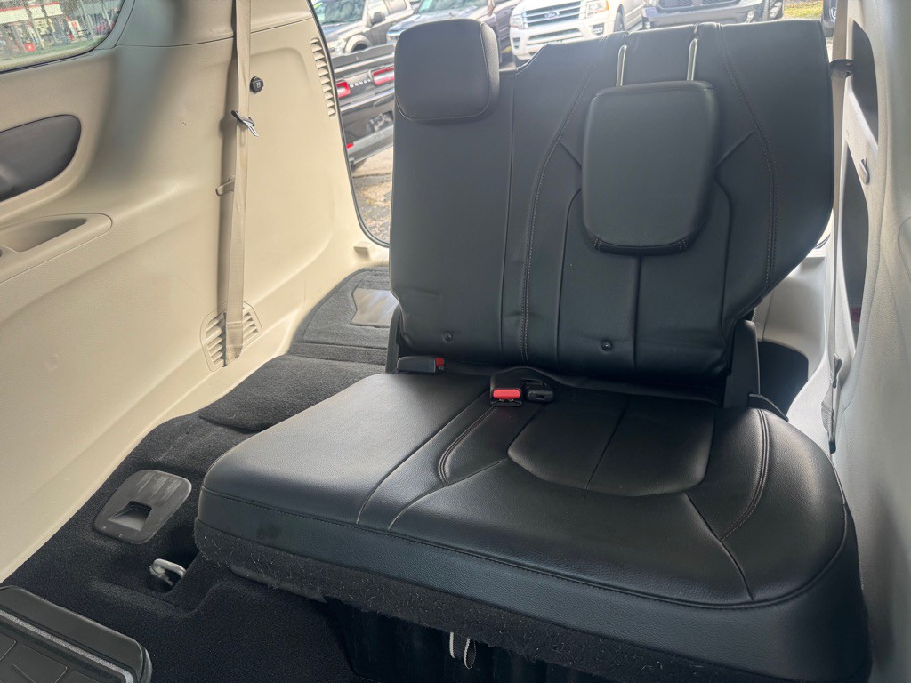 2017 Chrysler Pacifica Image 21