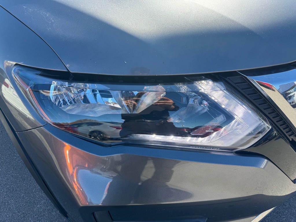 2017 Nissan Rogue Image 8