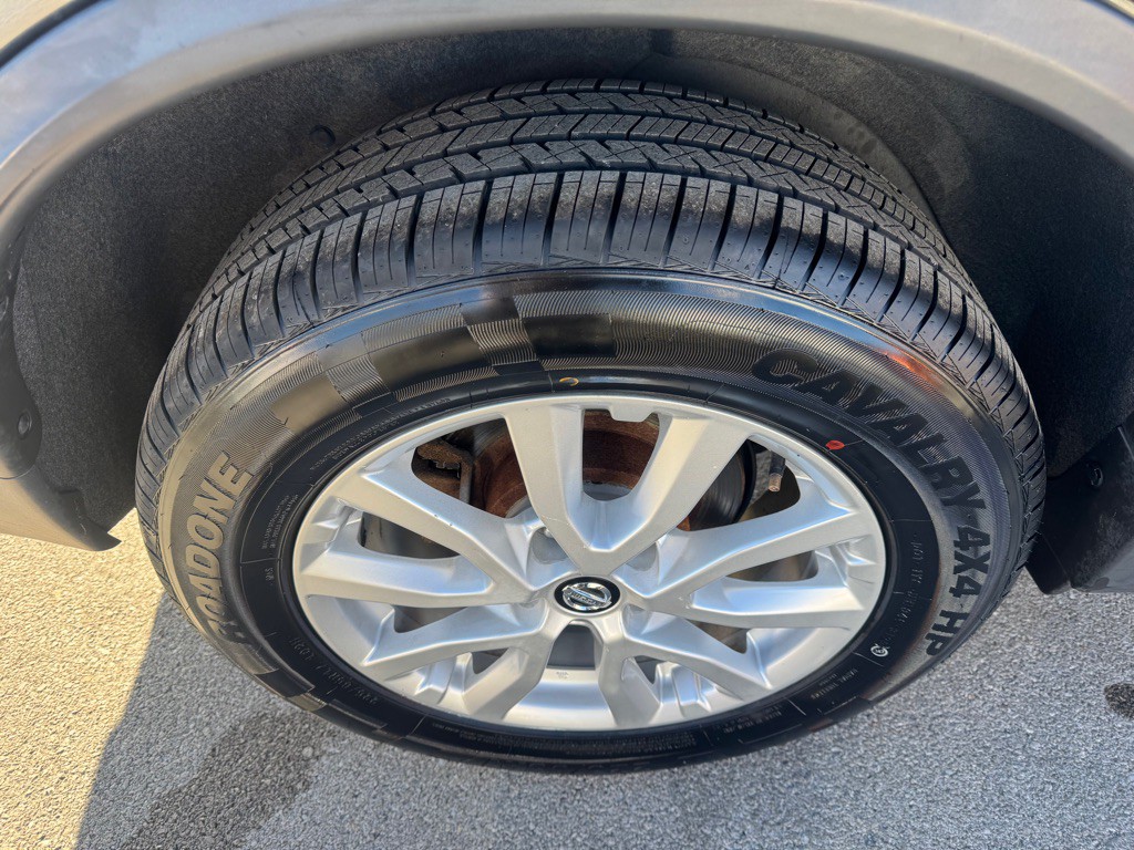 2017 Nissan Rogue Image 10