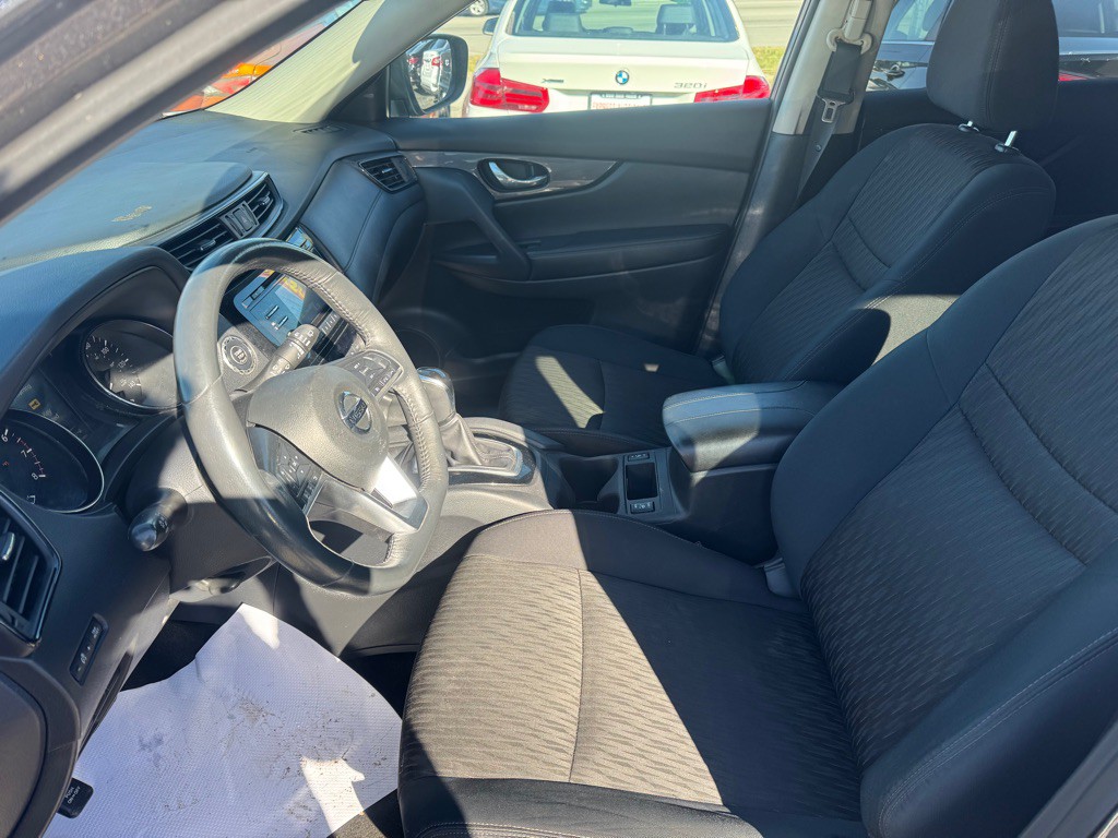 2017 Nissan Rogue Image 12