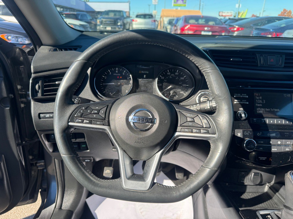 2017 Nissan Rogue Image 16