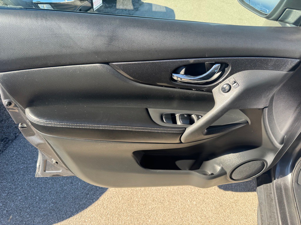 2017 Nissan Rogue Image 22