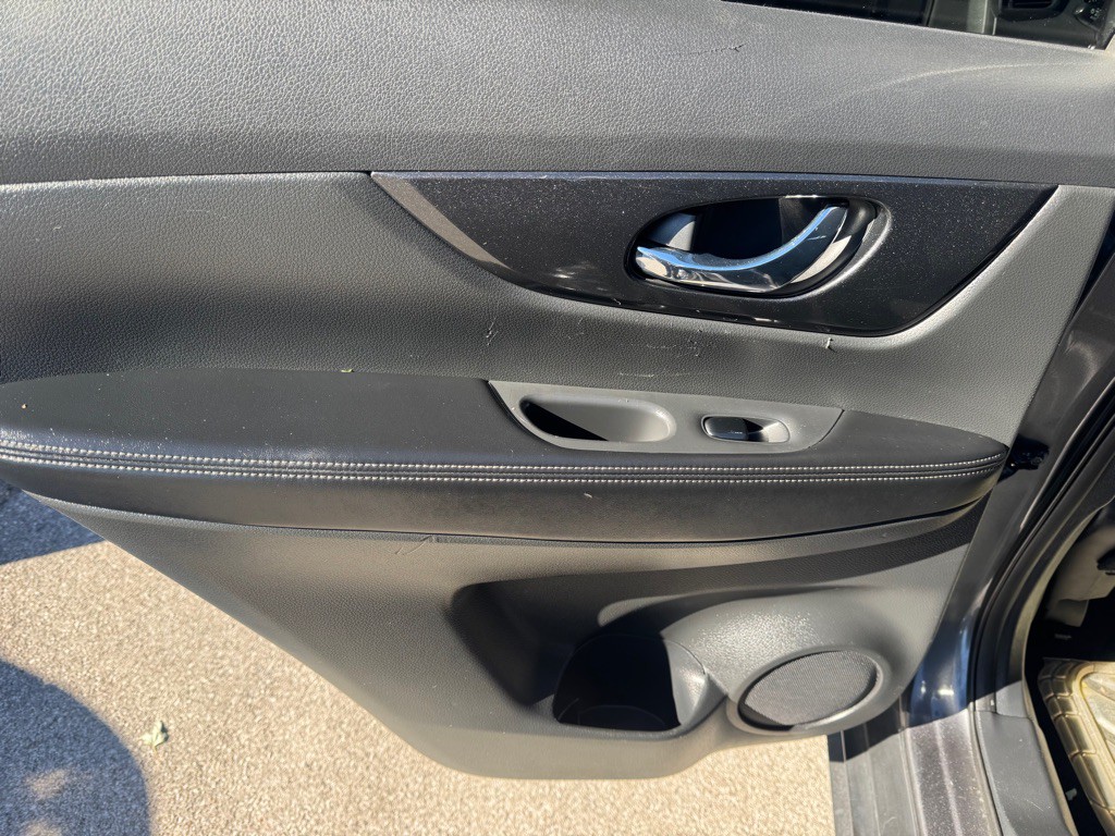 2017 Nissan Rogue Image 26