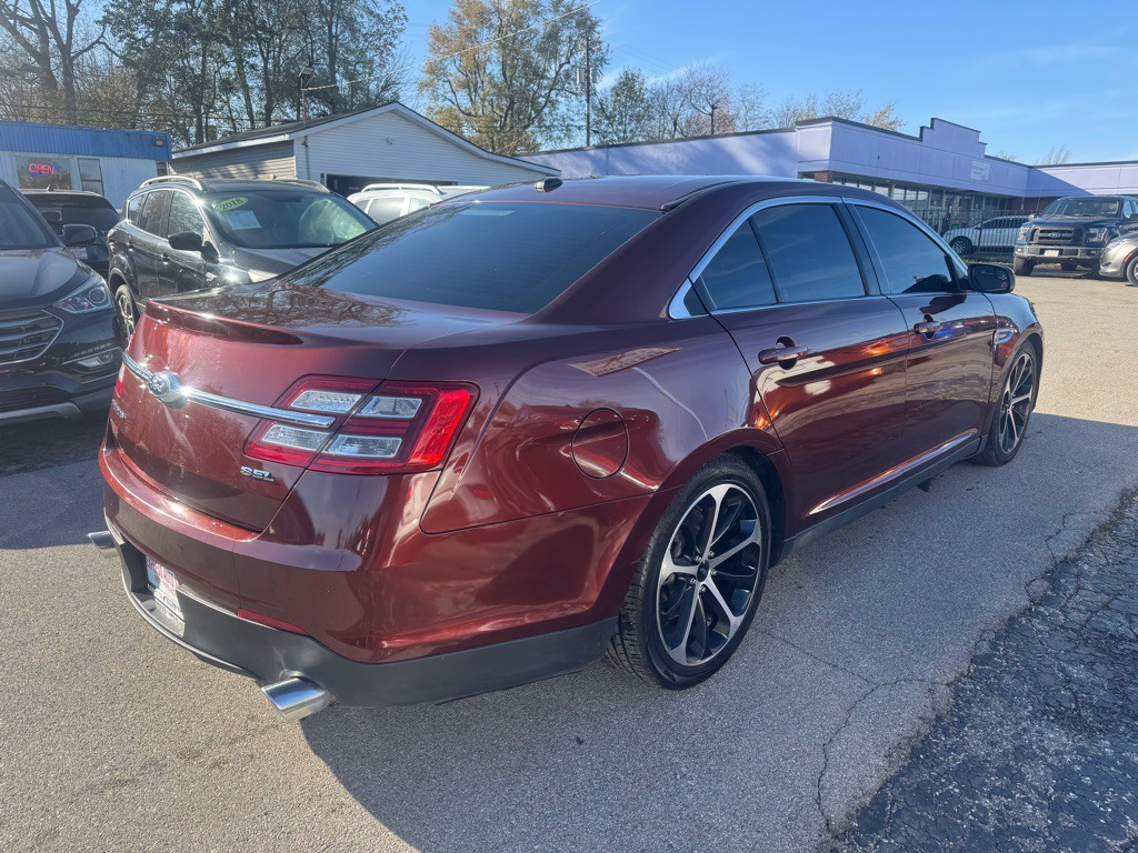 2015 Ford Taurus Image 4