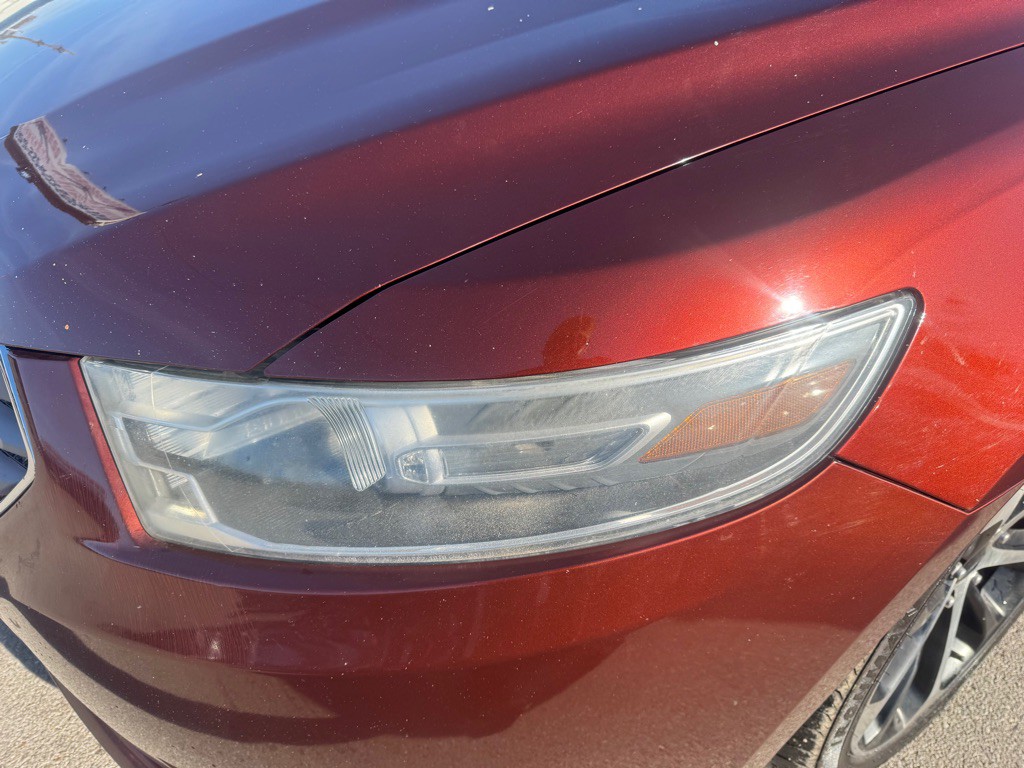 2015 Ford Taurus Image 7