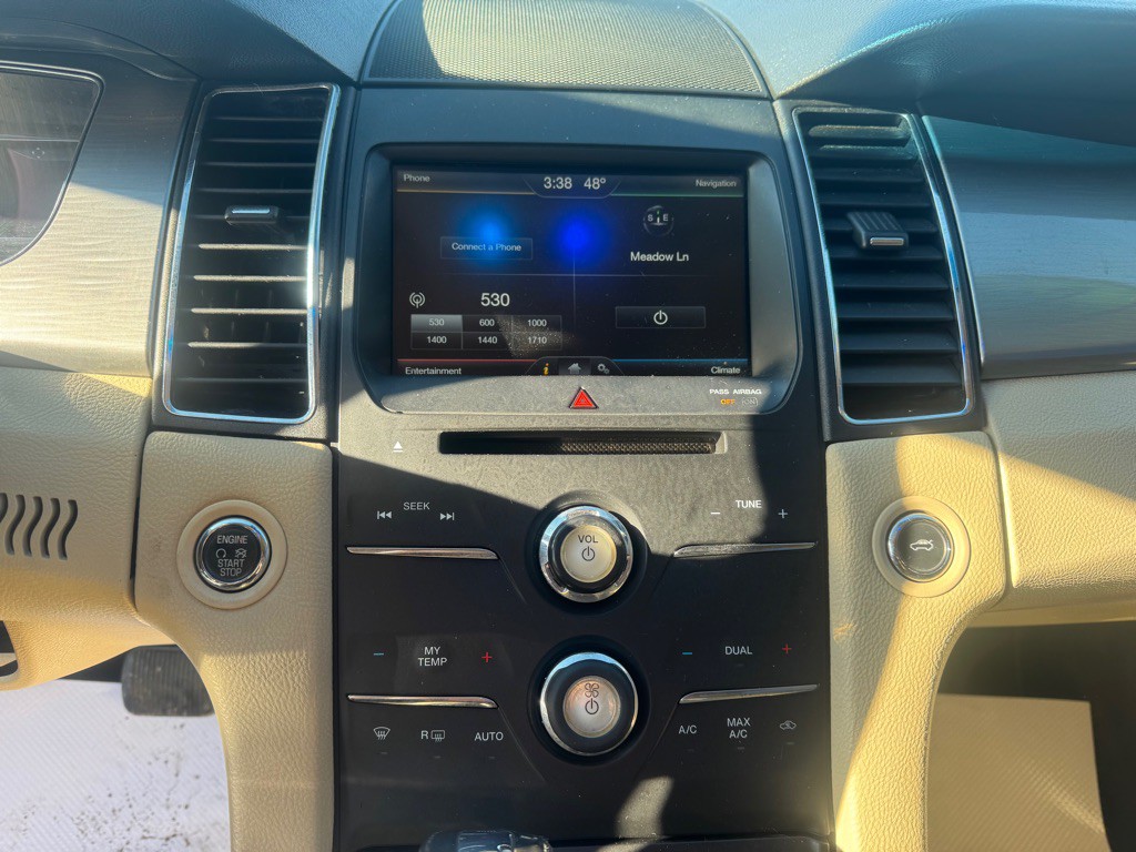 2015 Ford Taurus Image 13