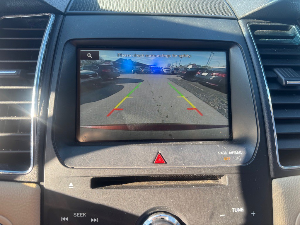 2015 Ford Taurus Image 14