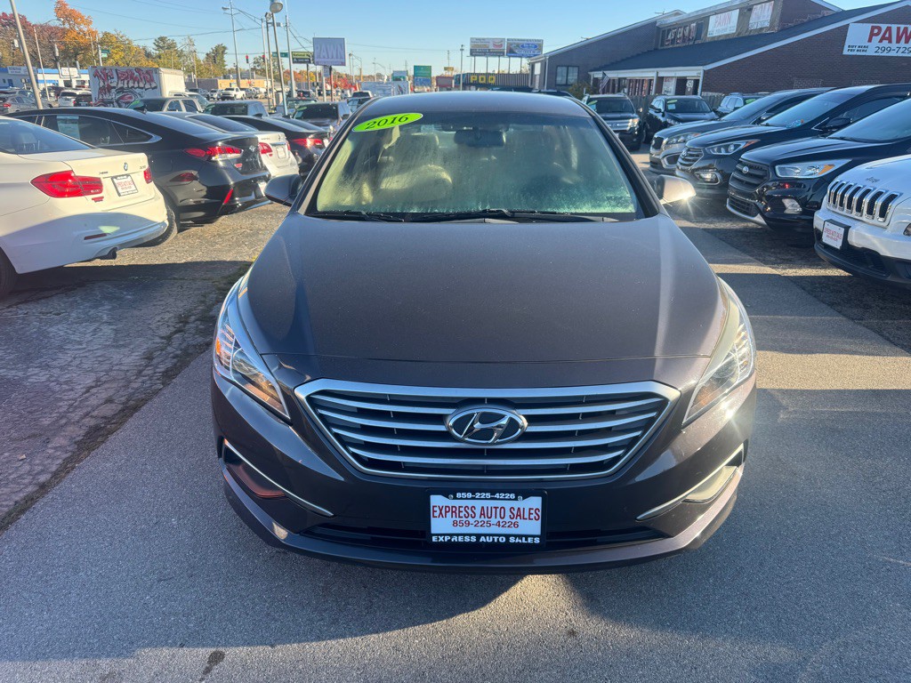 2016 Hyundai Sonata Image 2