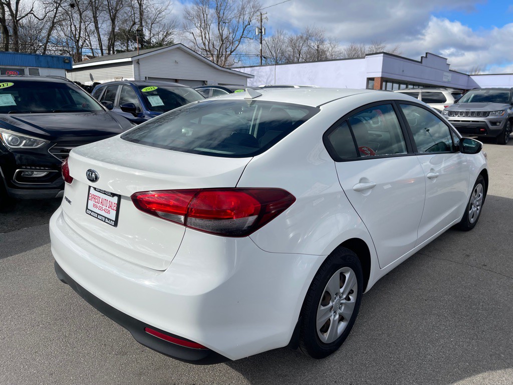 2018 Kia Forte Image 4
