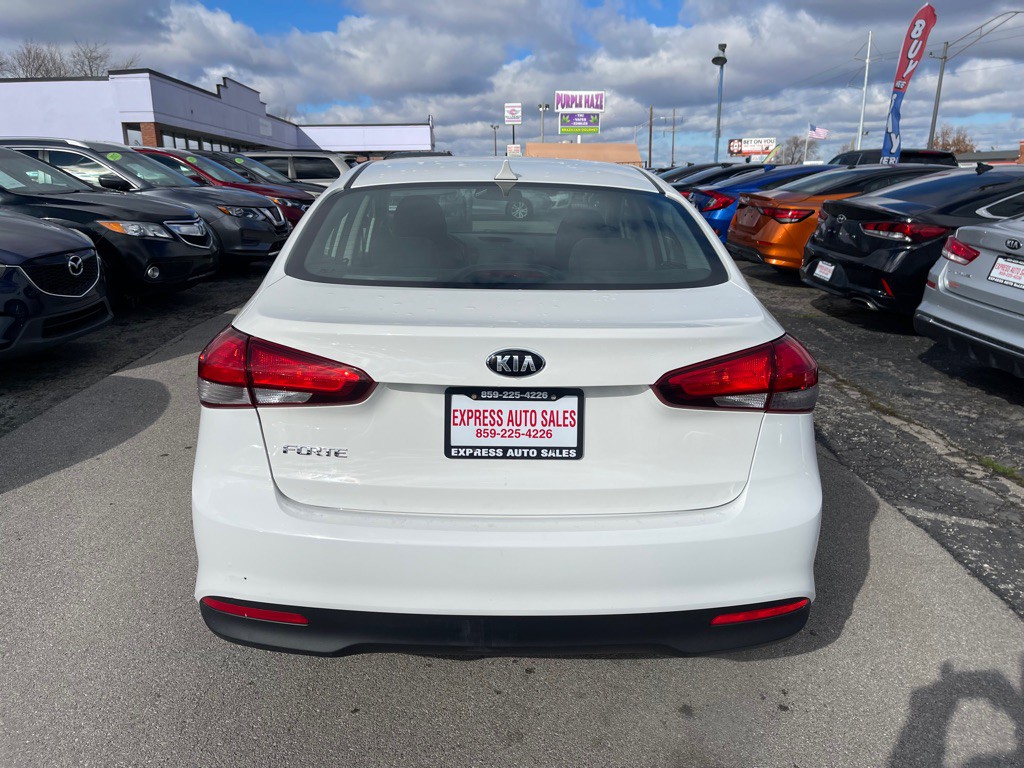 2018 Kia Forte Image 5