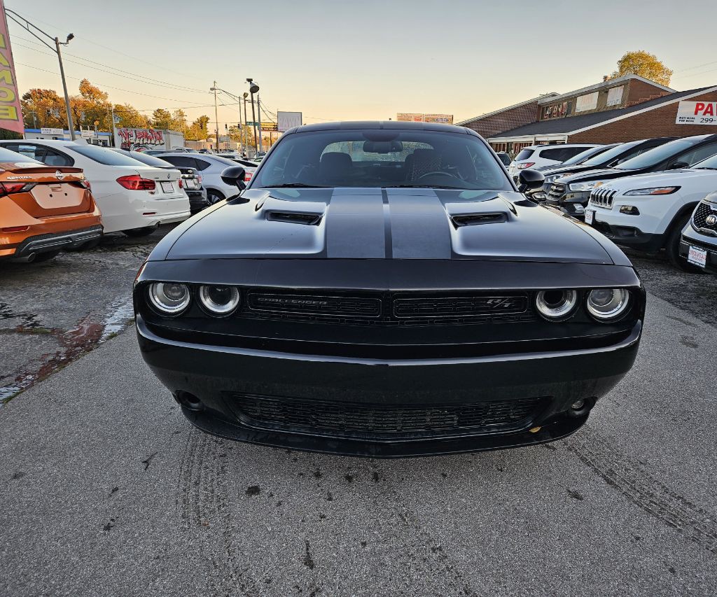 2016 Dodge Challenger Image 2