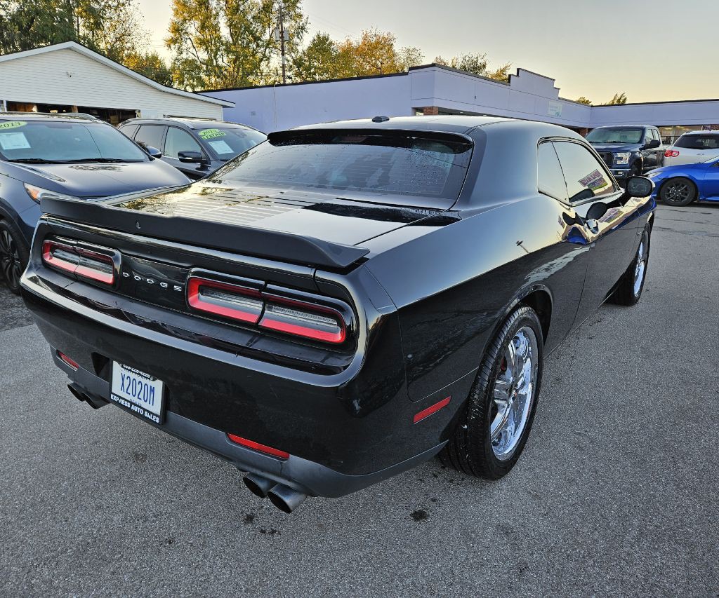 2016 Dodge Challenger Image 6