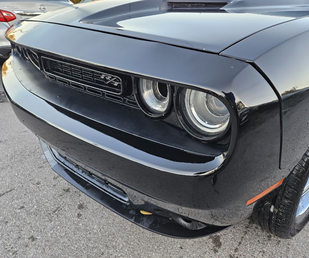 2016 Dodge Challenger Image 12