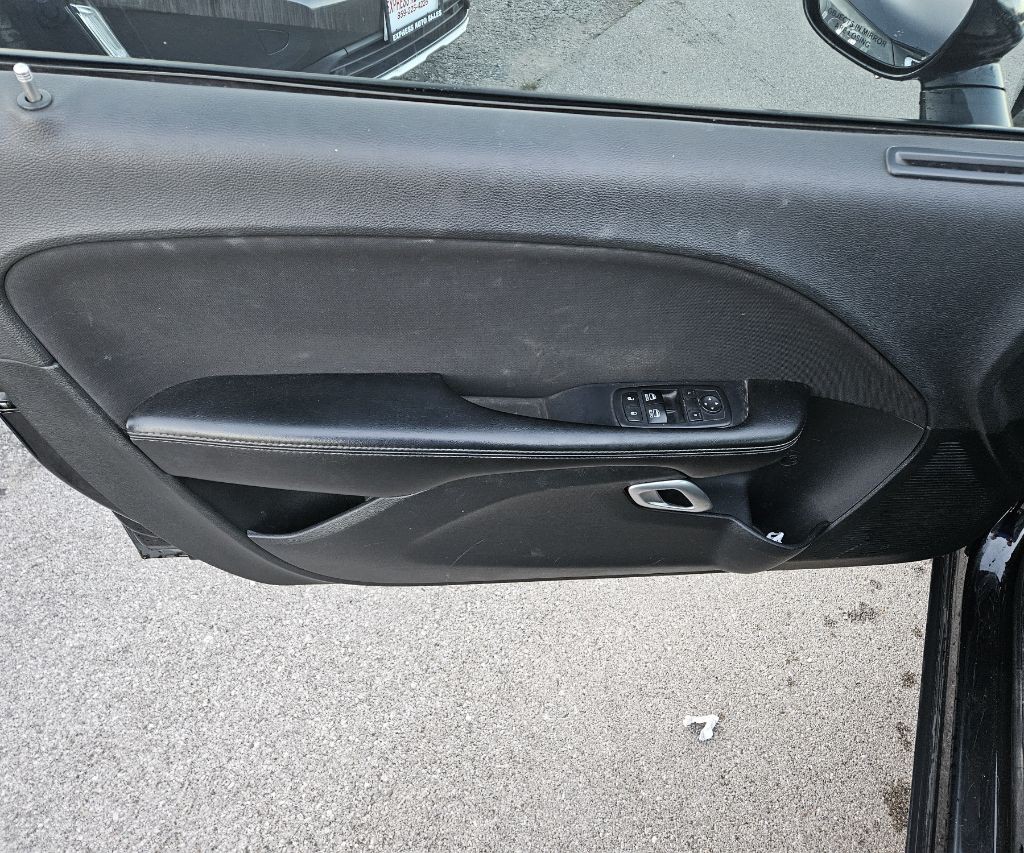 2016 Dodge Challenger Image 14