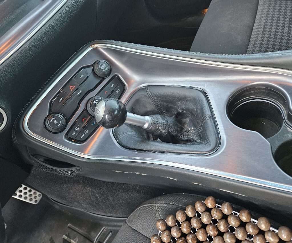 2016 Dodge Challenger Image 19