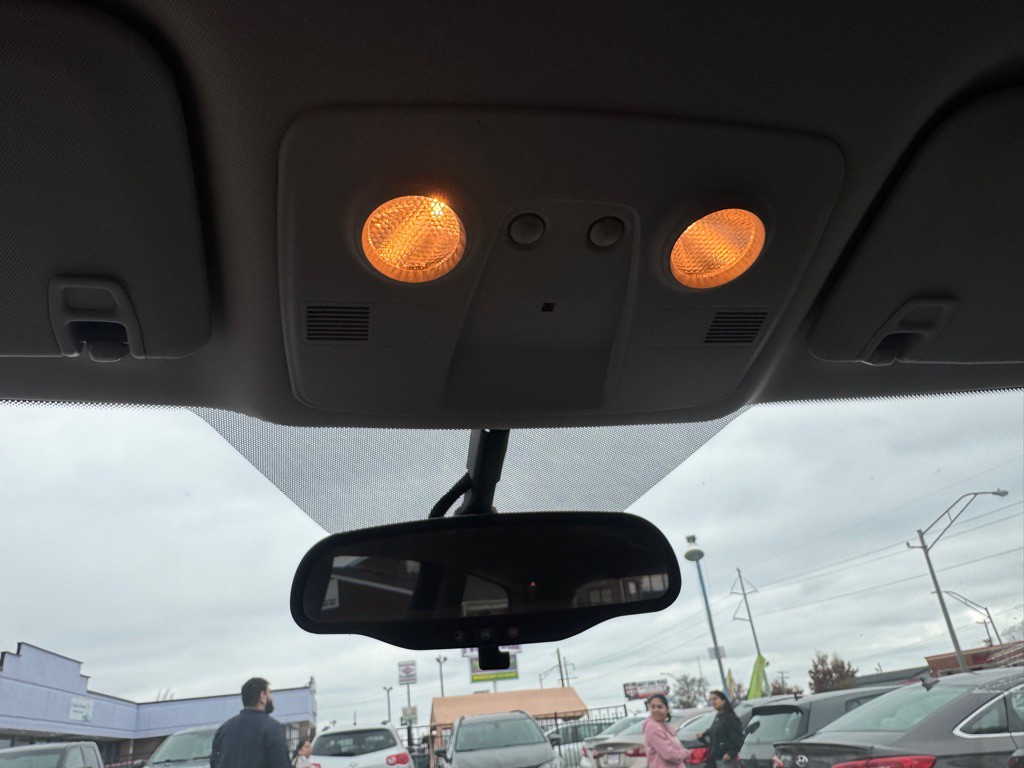 2015 Chevrolet Traverse Image 16