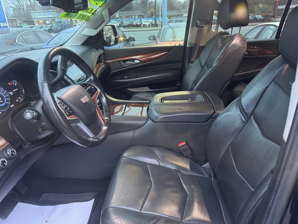 2016 Cadillac Escalade Image 11