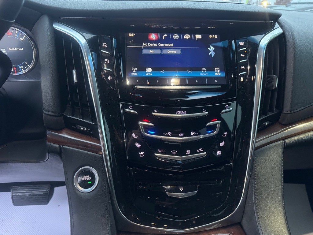 2016 Cadillac Escalade Image 14