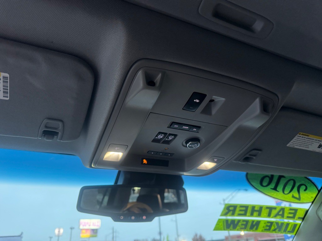 2016 Cadillac Escalade Image 16