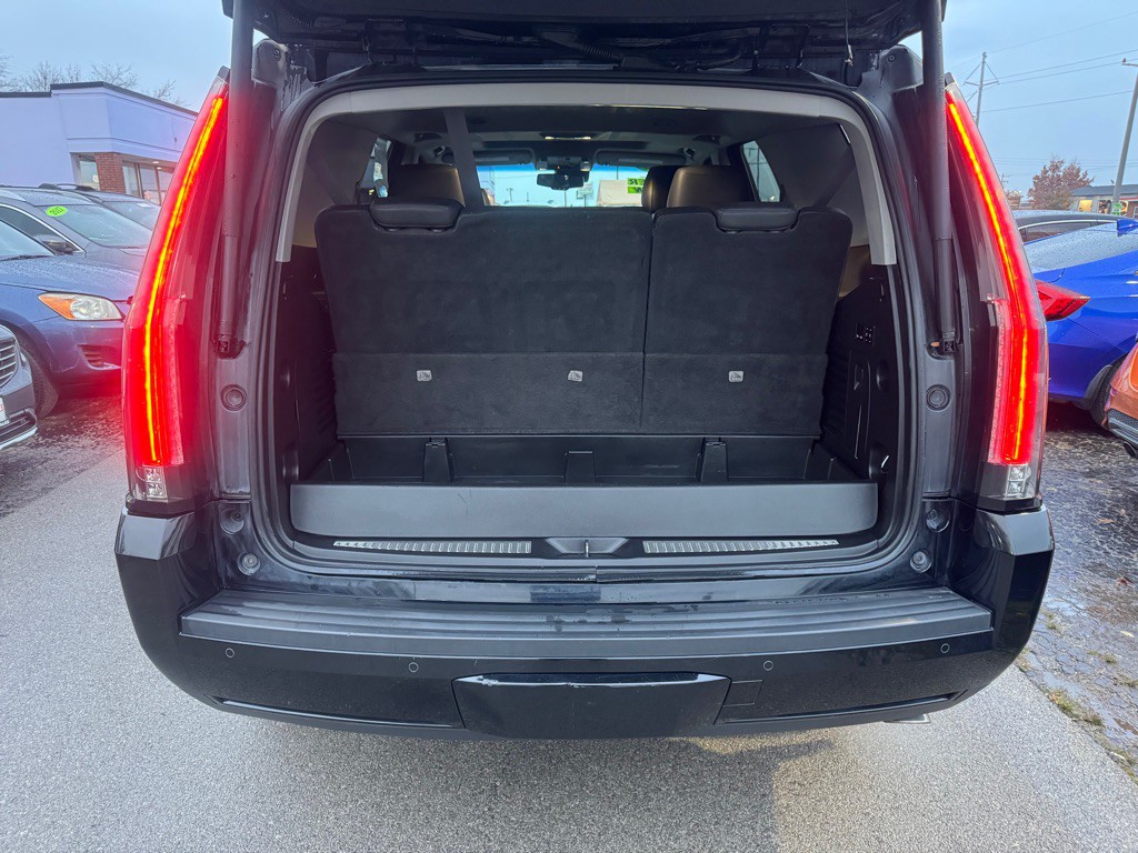 2016 Cadillac Escalade Image 23