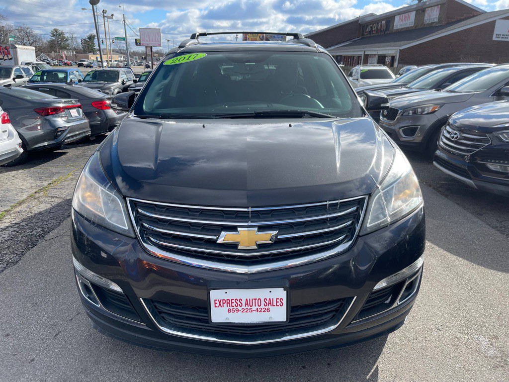 2017 Chevrolet Traverse Image 2