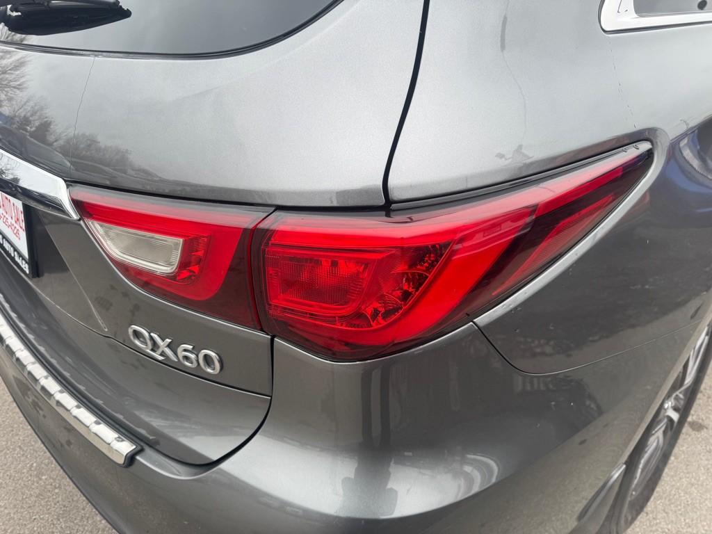 2017 INFINITI QX60 Image 8