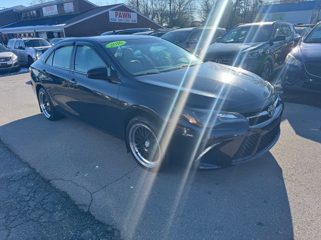 2016 Toyota Camry Image 3