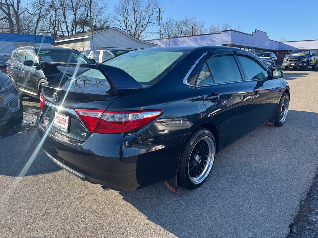 2016 Toyota Camry Image 4