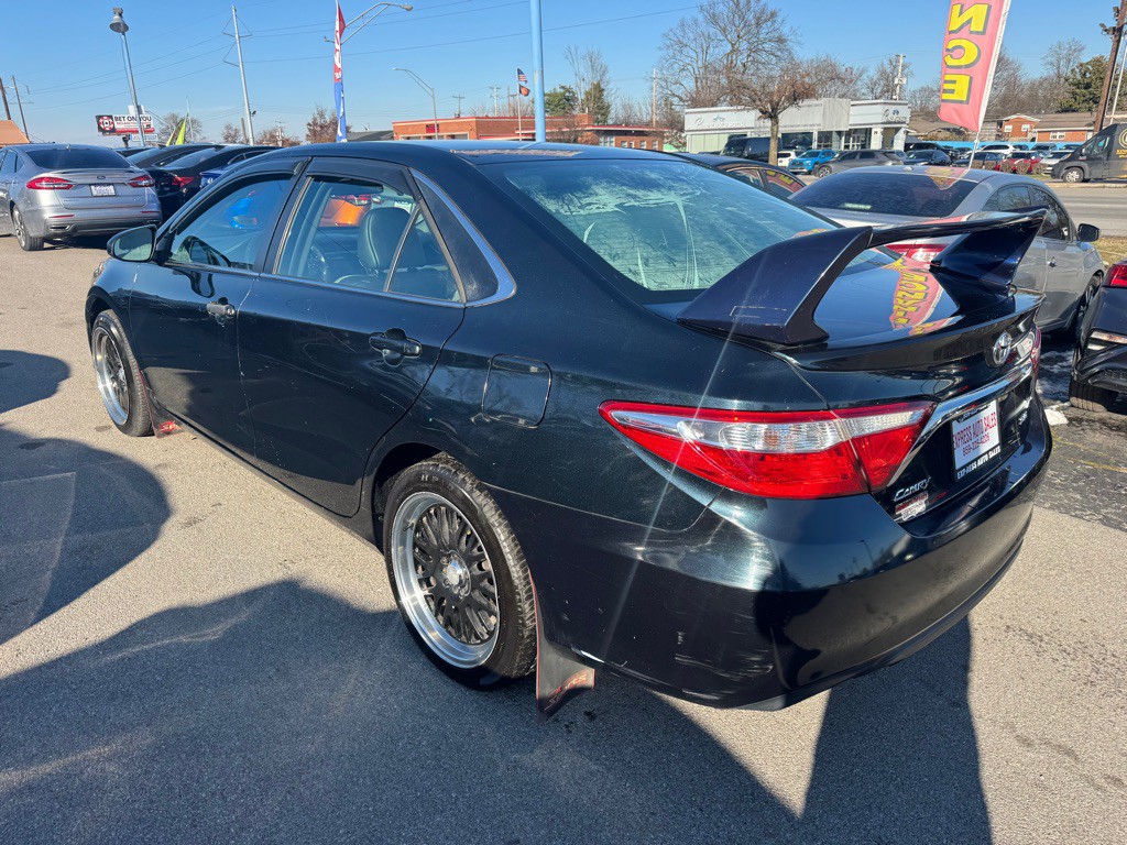2016 Toyota Camry Image 6