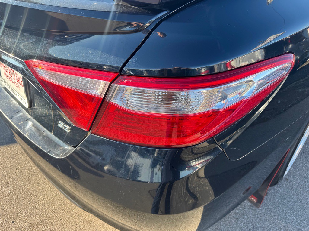 2016 Toyota Camry Image 8