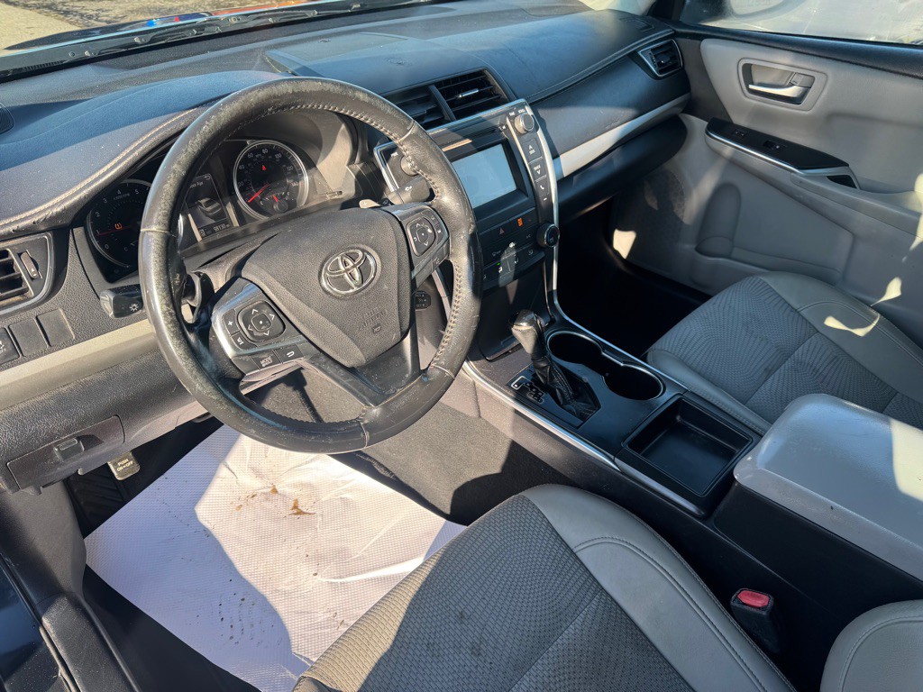 2016 Toyota Camry Image 11